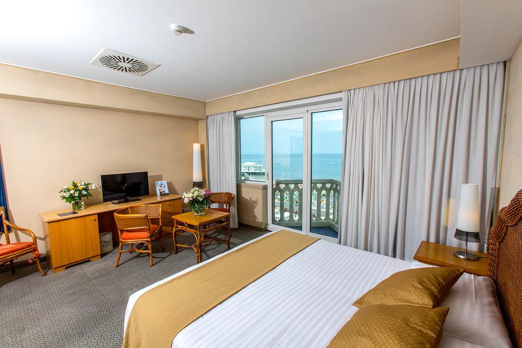 City Hotel Hotel